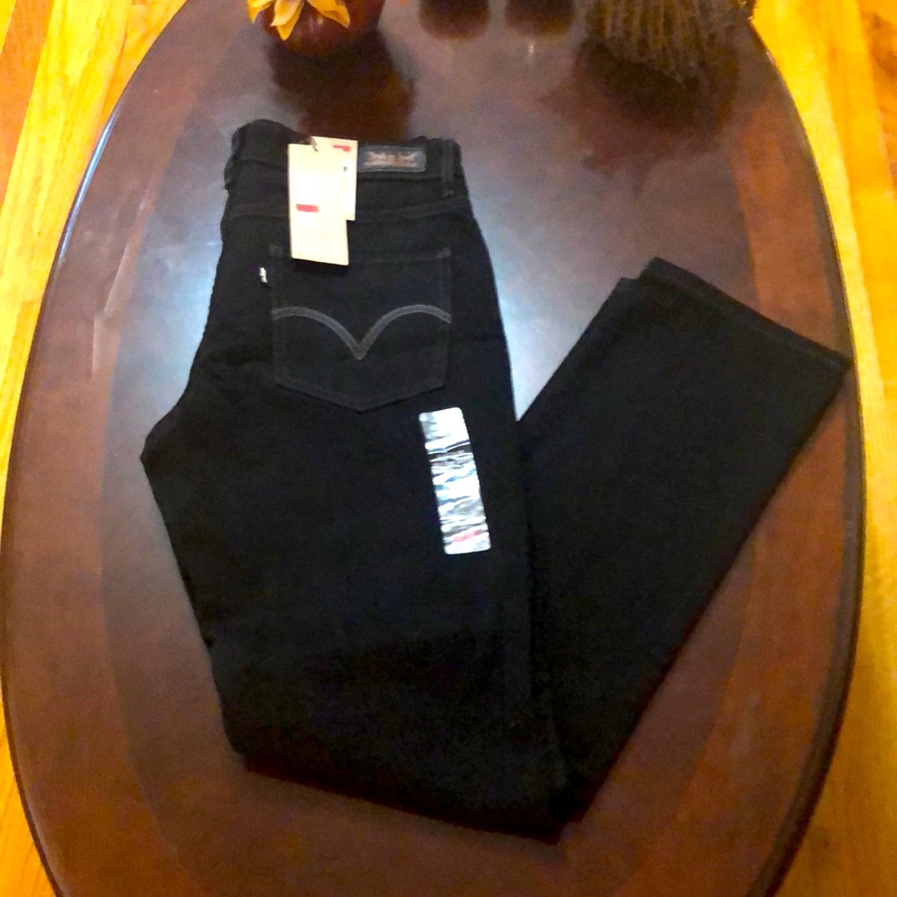 Women’s Levi's  black mid rise skinny jeans size 8M NWT